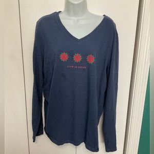 Life is Good Women's Crusher Tee Long Sleeve Poinsettia Flower XXL